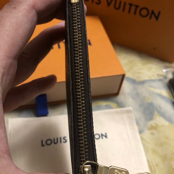 Key pouch - Picture 7 of 10